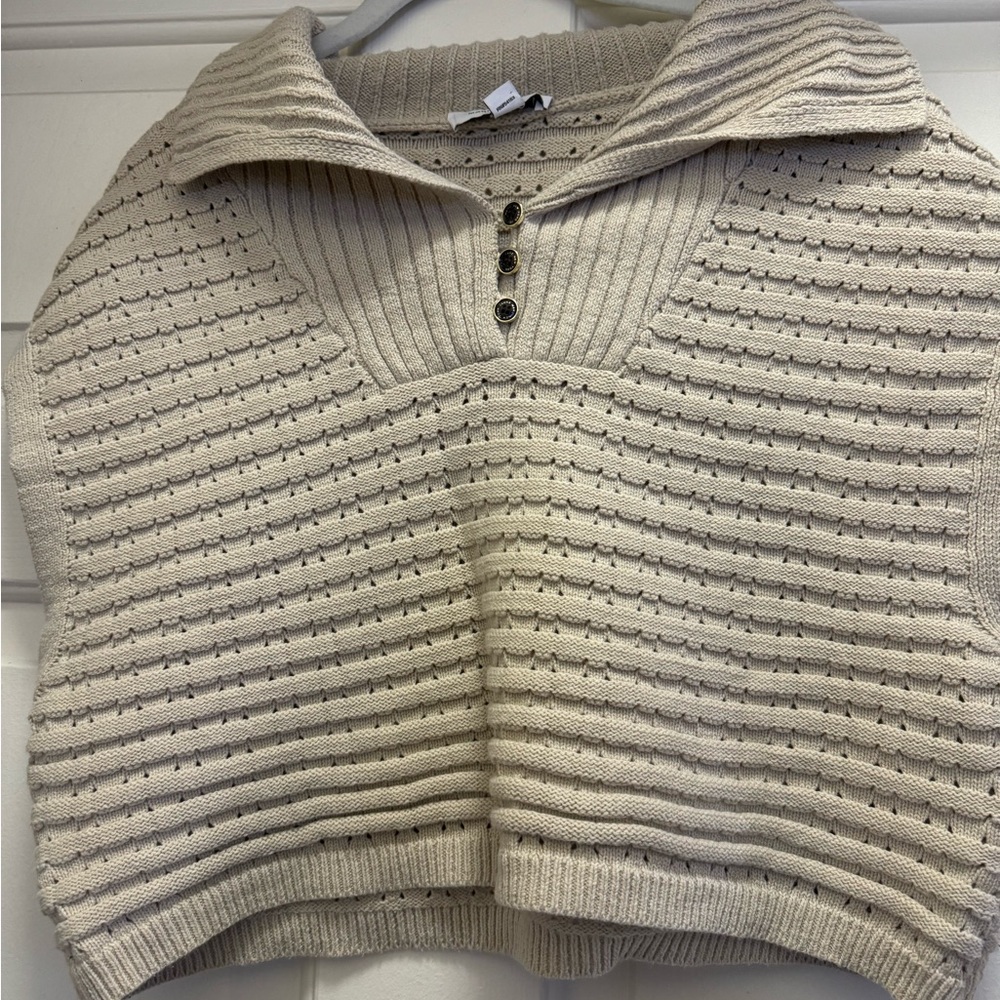 Crop cream sweater with cap sleeves